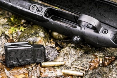 Mauser M18 on varustettu viiden patruunan irtolippaalla.